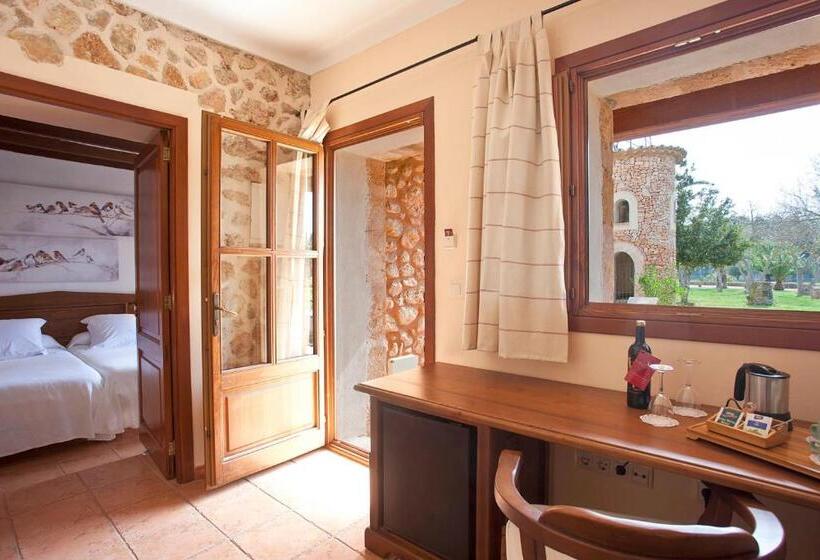 ホテル Agroturismo Es Quatre Cantons