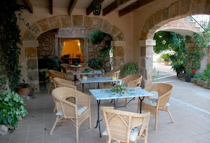 ホテル Agroturismo Es Quatre Cantons