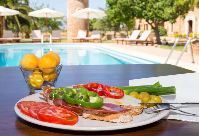 ホテル Agroturismo Es Quatre Cantons