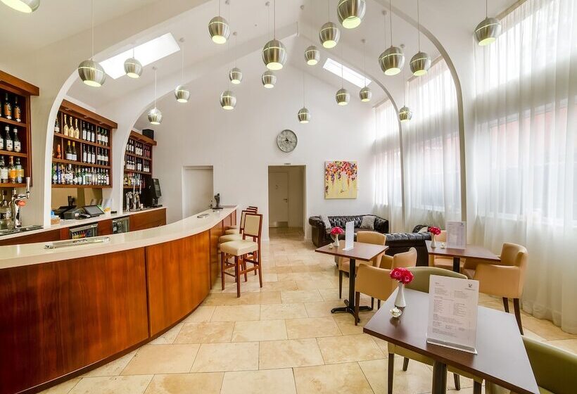 فندق Flagship Winford Manor