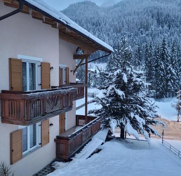 ホテル Garni B&b Mozart Nesthouse