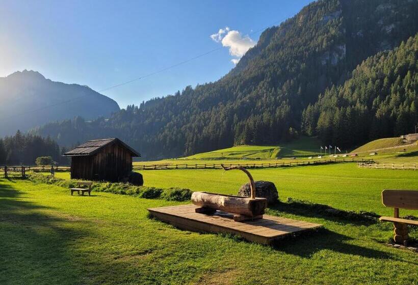 هتل Garni B&b Mozart Nesthouse