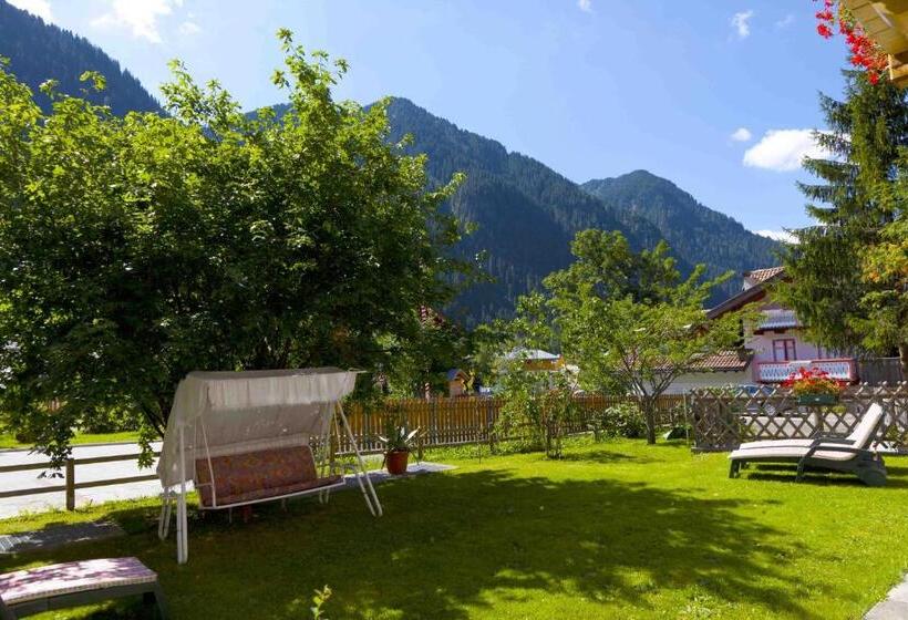 בית מלון כפרי Garni Tyrolia