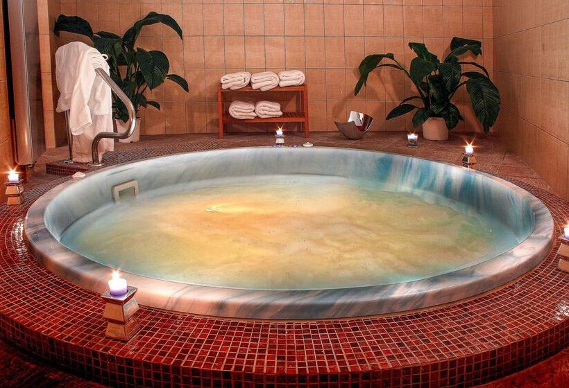 ホテル Golden Tulip Ana Tower Sibiu