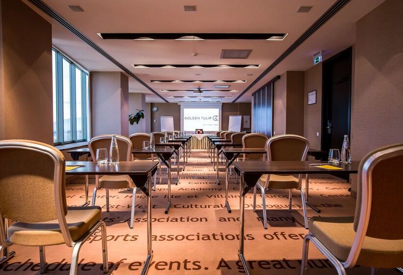 ホテル Golden Tulip Ana Tower Sibiu