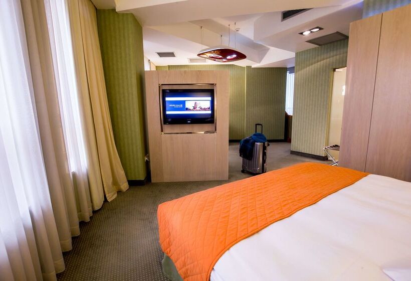 ホテル Golden Tulip Ana Tower Sibiu