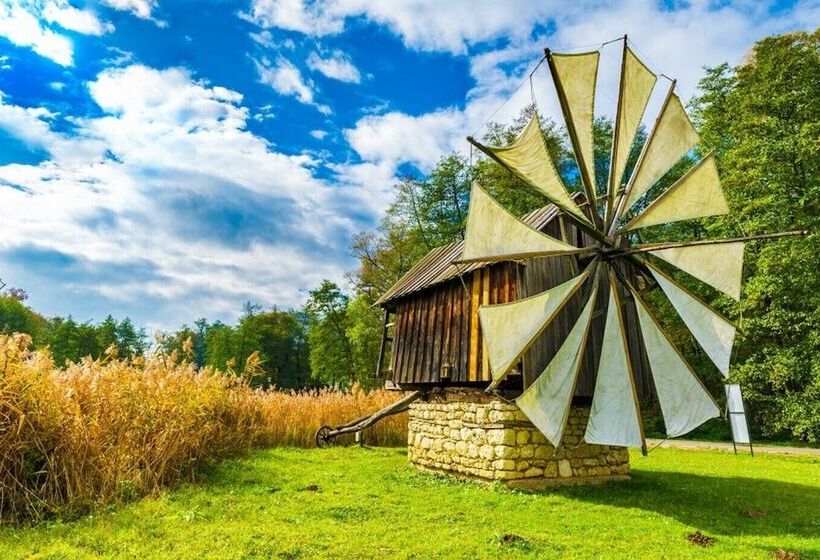 ホテル Golden Tulip Ana Tower Sibiu