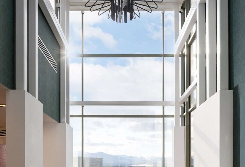 ホテル Golden Tulip Ana Tower Sibiu