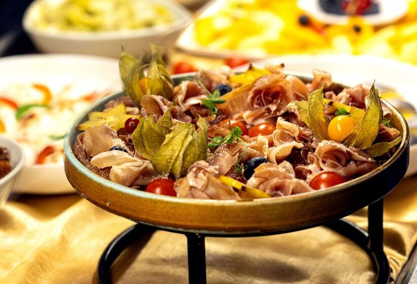 ホテル Golden Tulip Ana Tower Sibiu