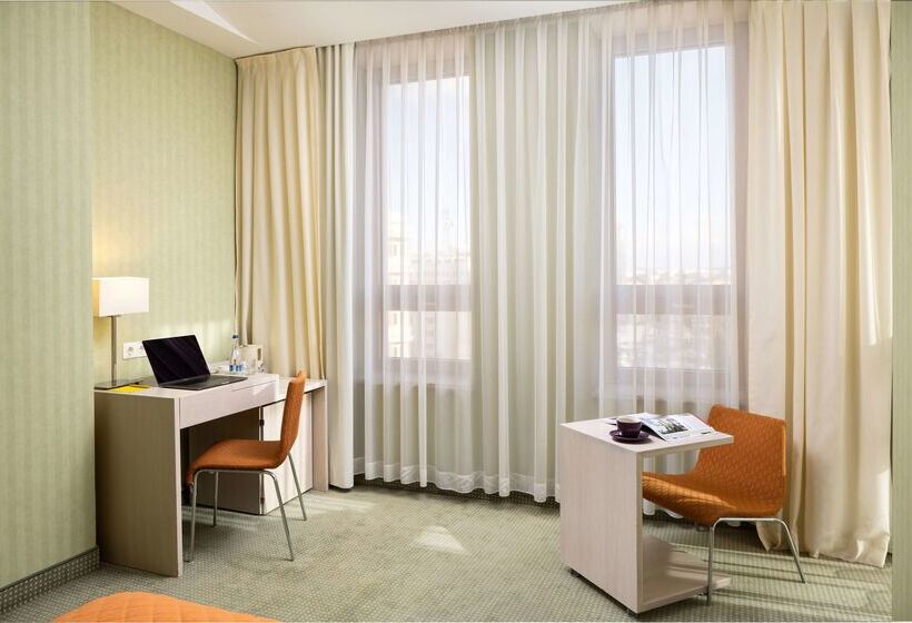 ホテル Golden Tulip Ana Tower Sibiu