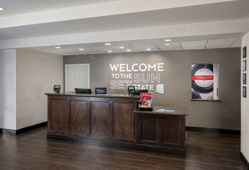 هتل Hampton Inn & Suites Phoenix North/happy Valley