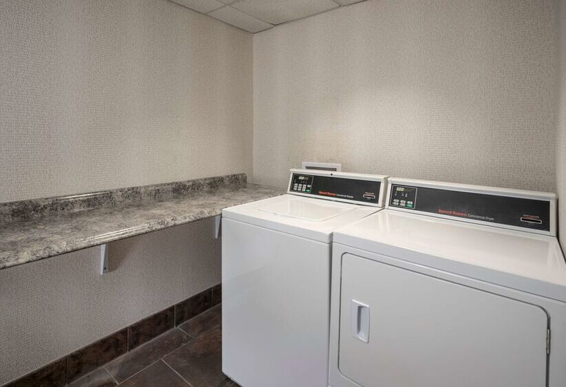 هتل Hampton Inn & Suites Phoenix North/happy Valley