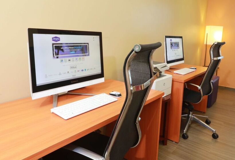 Отель Hampton Inn By Hilton Guadalajara Aeropuerto