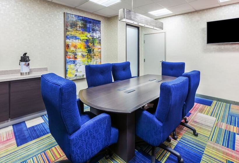בית מלון כפרי Holiday Inn Express & Suites Houston East, An Ihg