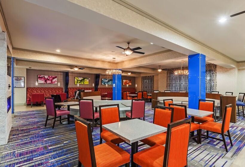 בית מלון כפרי Holiday Inn Express & Suites Houston East, An Ihg