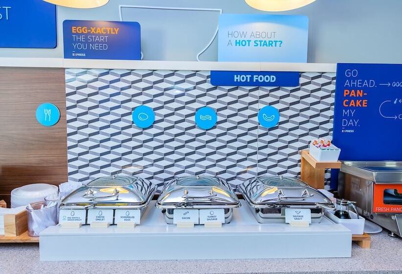 בית מלון כפרי Holiday Inn Express & Suites Houston East, An Ihg