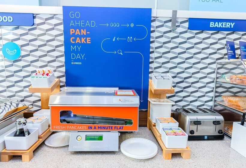 בית מלון כפרי Holiday Inn Express & Suites Houston East, An Ihg