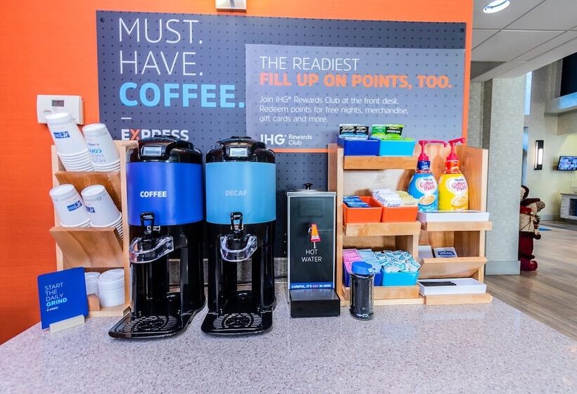 בית מלון כפרי Holiday Inn Express & Suites Houston East, An Ihg