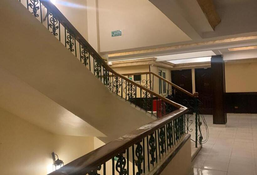 هتل Holidays Express