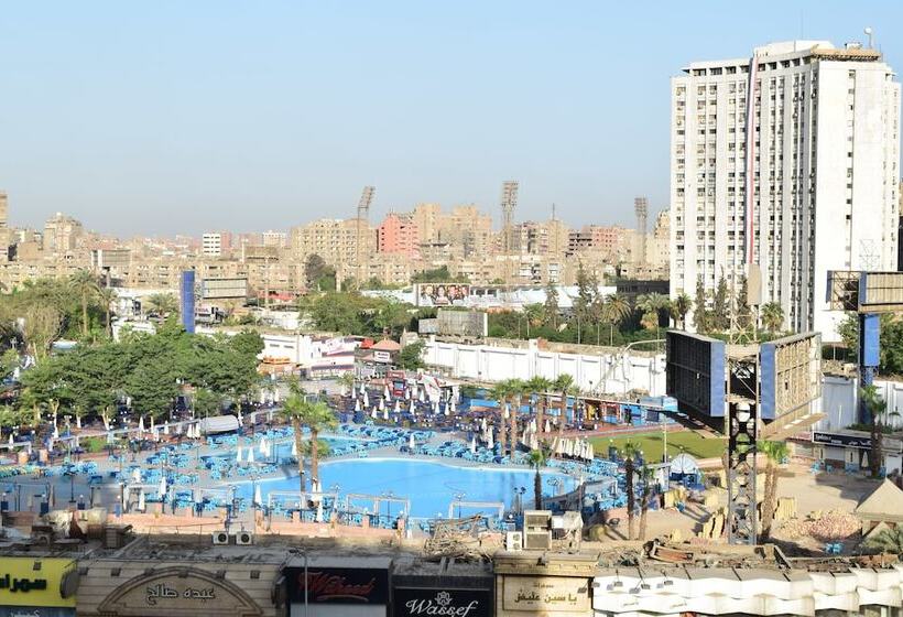 هتل Holidays Express