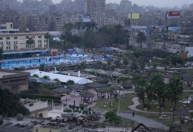 هتل Holidays Express