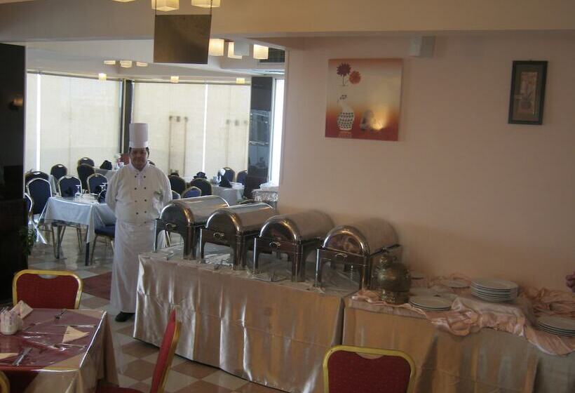 هتل Holidays Express