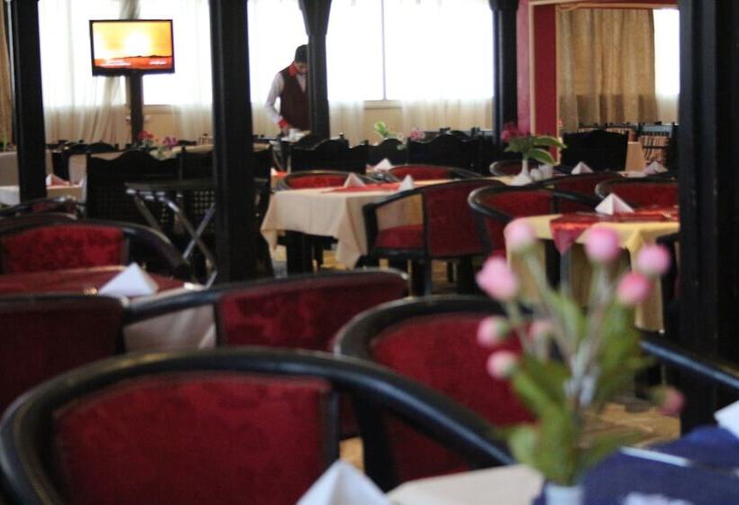 هتل Holidays Express