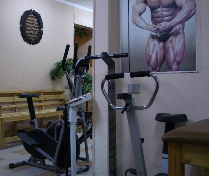 هتل Holidays Express