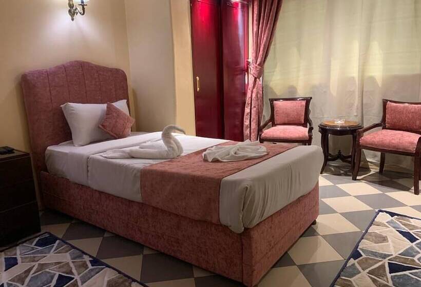 هتل Holidays Express