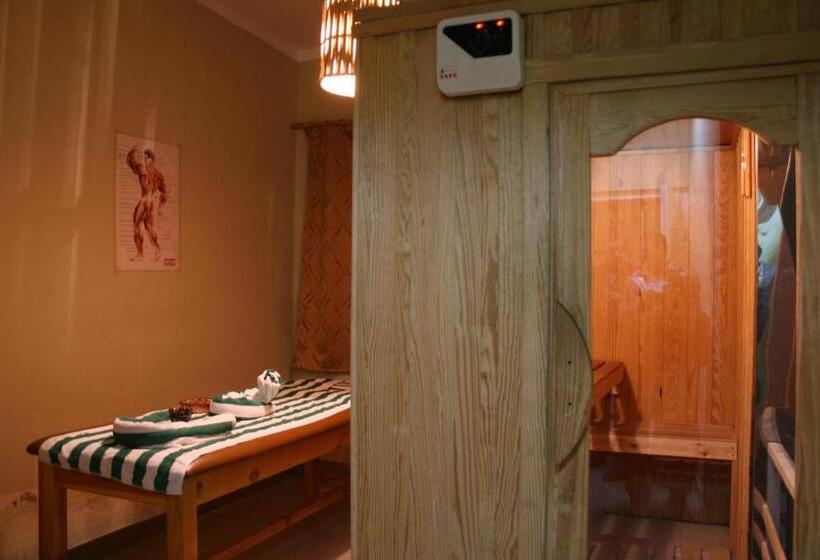 هتل Holidays Express