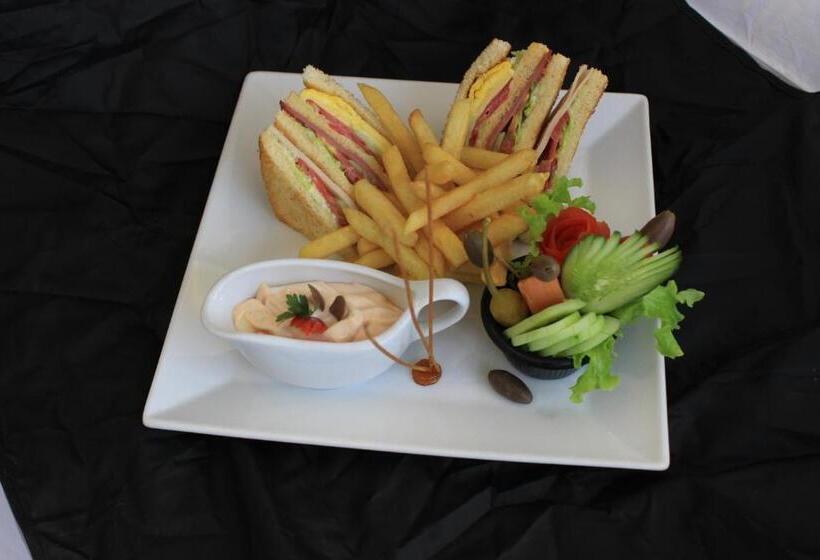 هتل Holidays Express