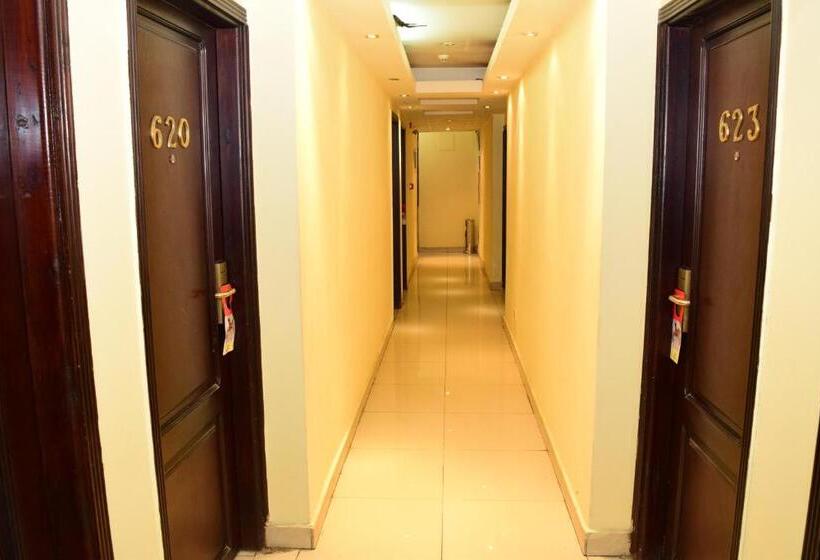 هتل Holidays Express