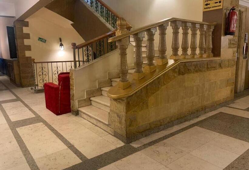 هتل Holidays Express