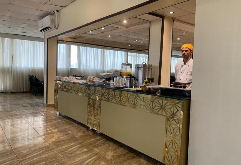 هتل Holidays Express