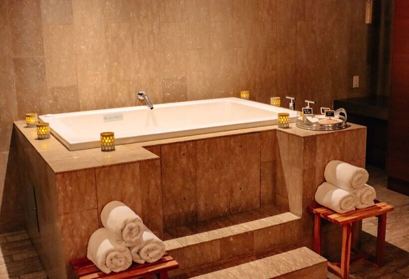 Отель Hyatt At Olive 8