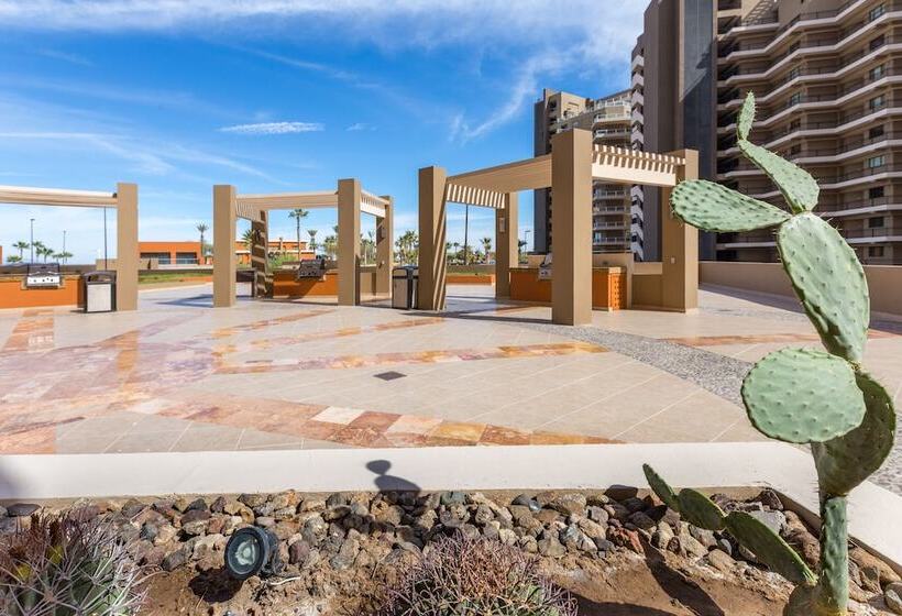 هتل Las Palomas Beach & Golf Resort