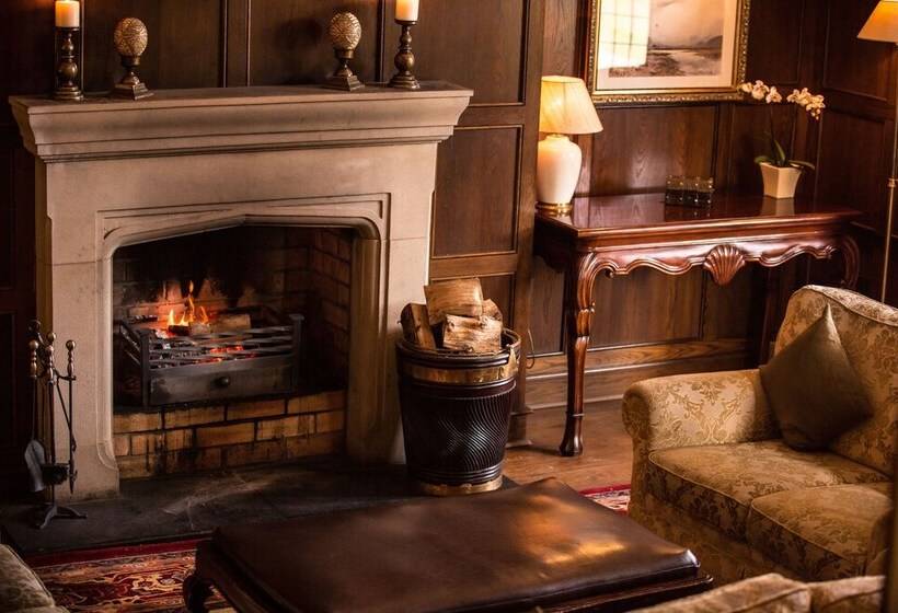 هتل Lough Eske Castle