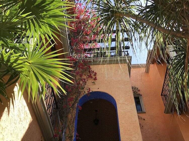 בית מלון כפרי Lunata 5th. Avenue