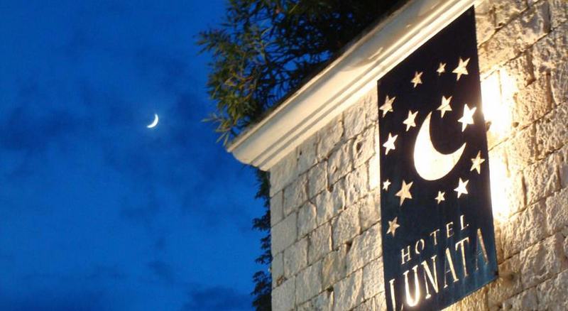 בית מלון כפרי Lunata 5th. Avenue