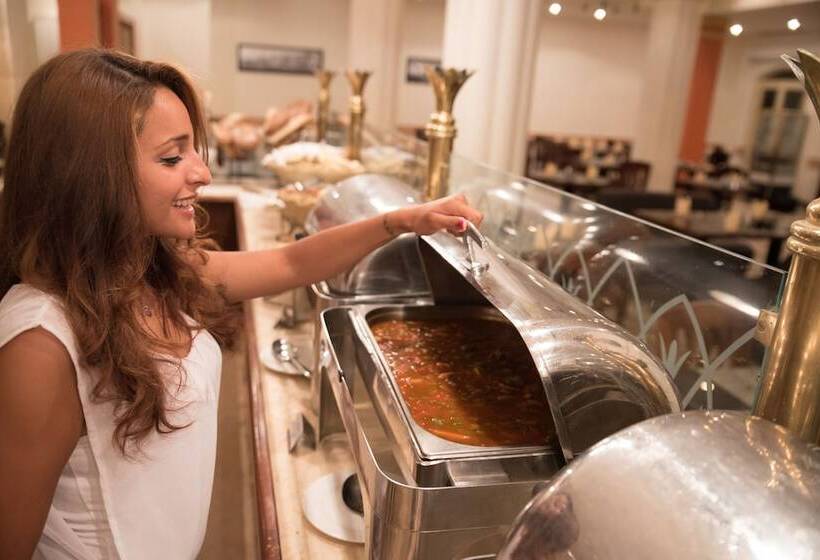 Marina Plaza Hotel Tala Bay