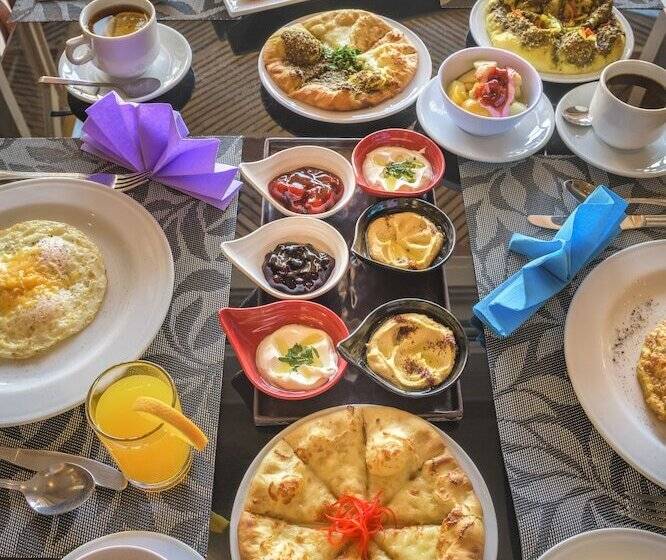 Marina Plaza Hotel Tala Bay