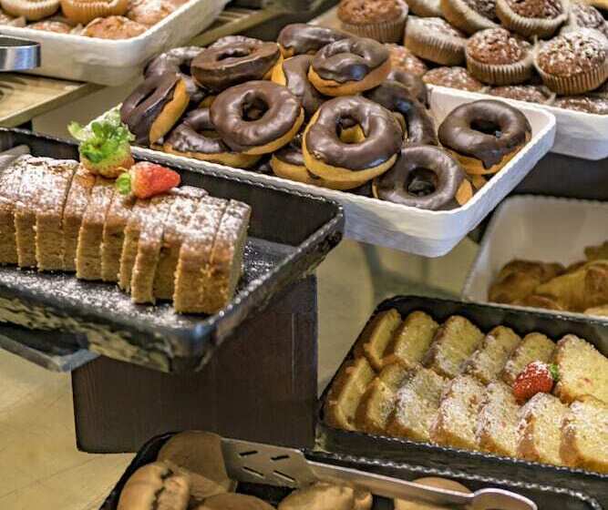 Marina Plaza Hotel Tala Bay