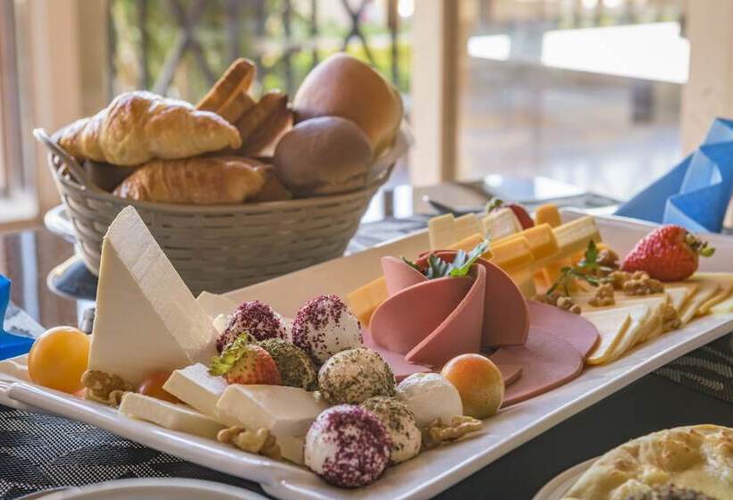 Marina Plaza Hotel Tala Bay