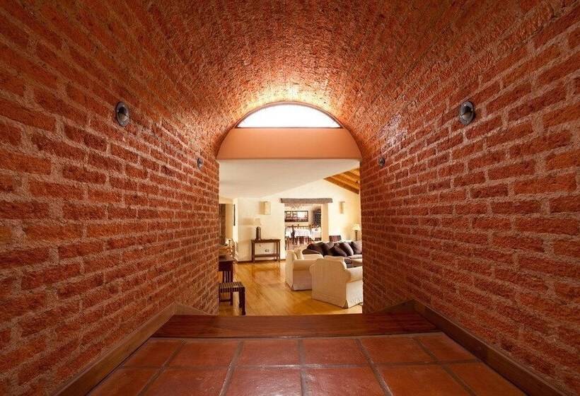 Отель Marques De Tojo