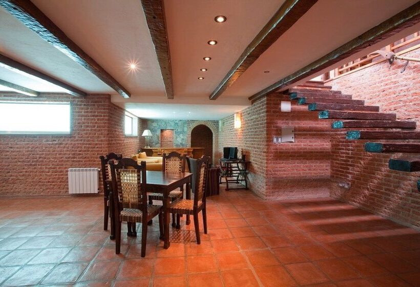 Отель Marques De Tojo