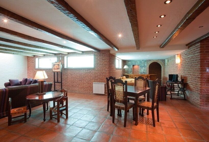 Отель Marques De Tojo