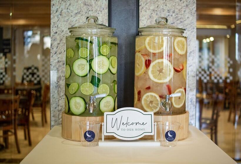 호텔 Mesaluna Near American Consulate