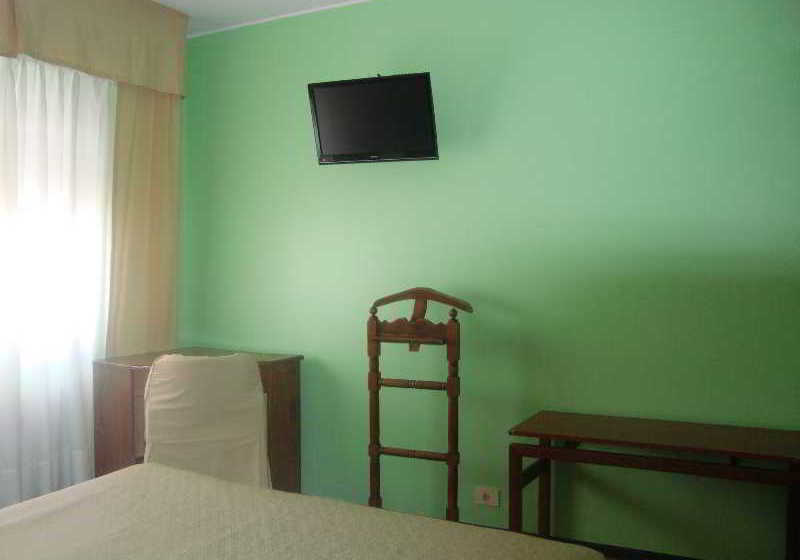 فندق Puerta Del Sol