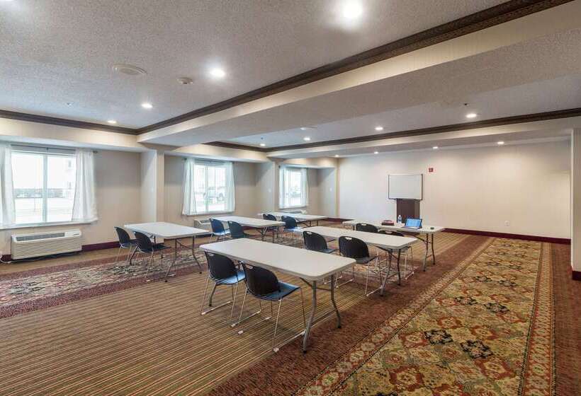 هتل Quality Inn & Suites West Chase