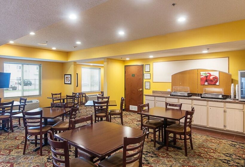 בית מלון כפרי Quality Inn & Suites West Chase